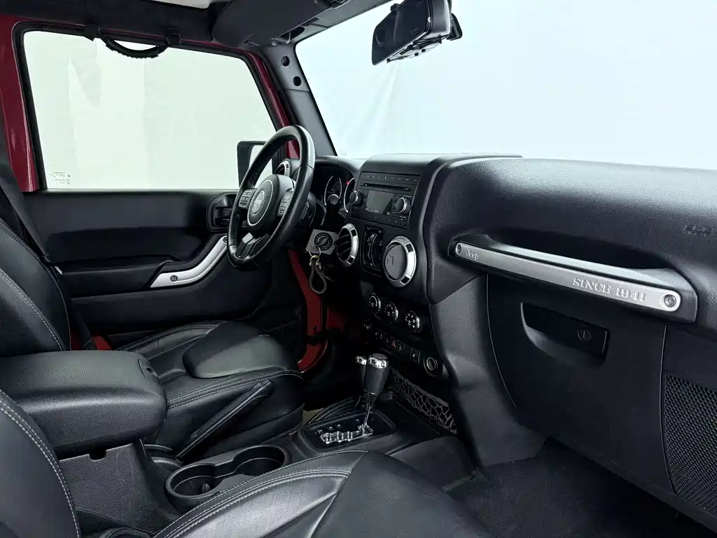 Jeep Wrangler 2018 — фото 13