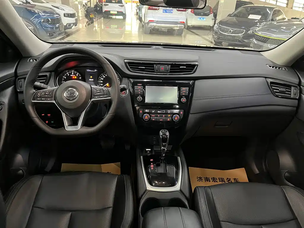 Nissan X-Trail 2018 — фото 12