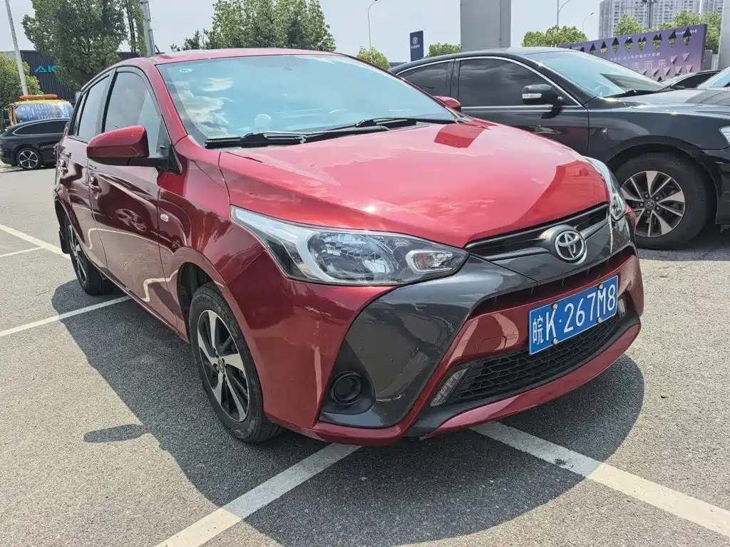 Toyota Yaris L 2021