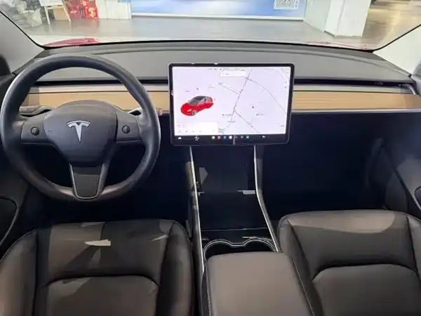 Tesla Model 3 2020