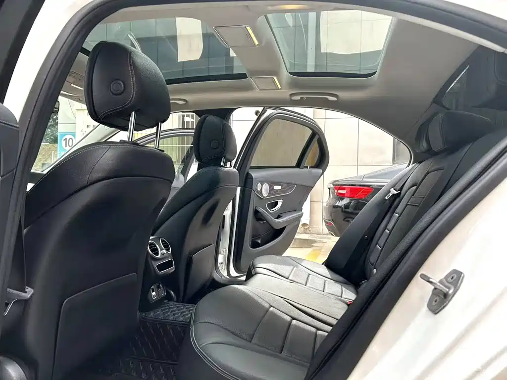 Mercedes-Benz C-Class 2020