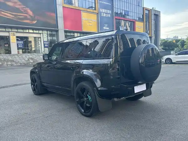 Land Rover Defender 2022