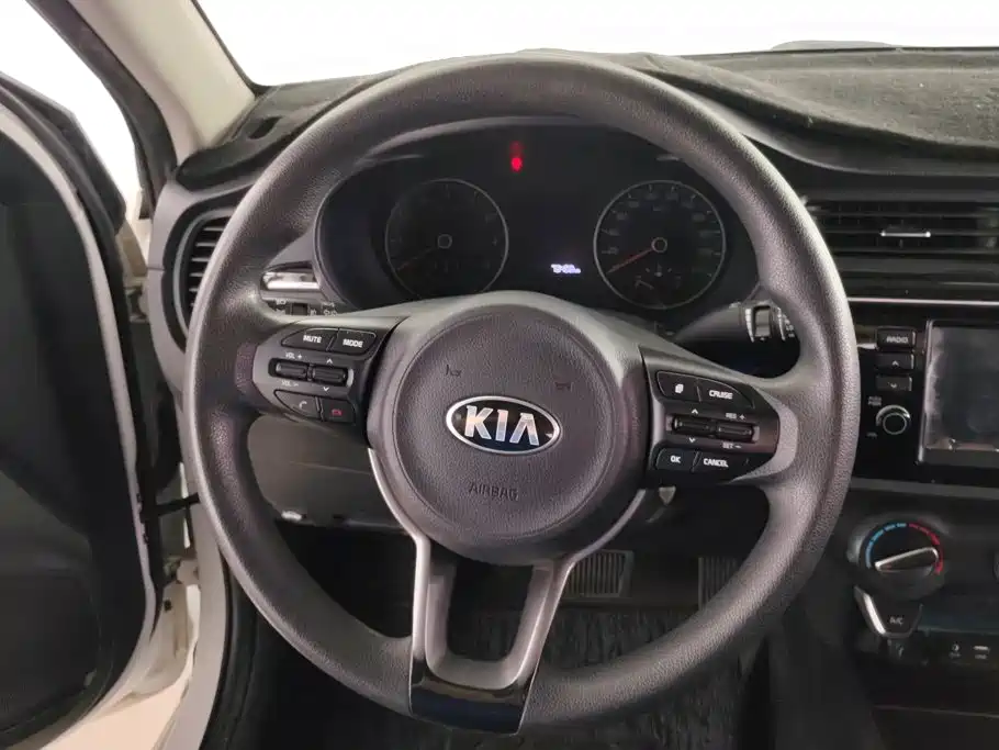 Kia K2 2018 — фото 15