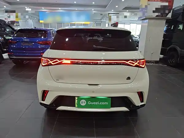 BYD Dolphin 2023