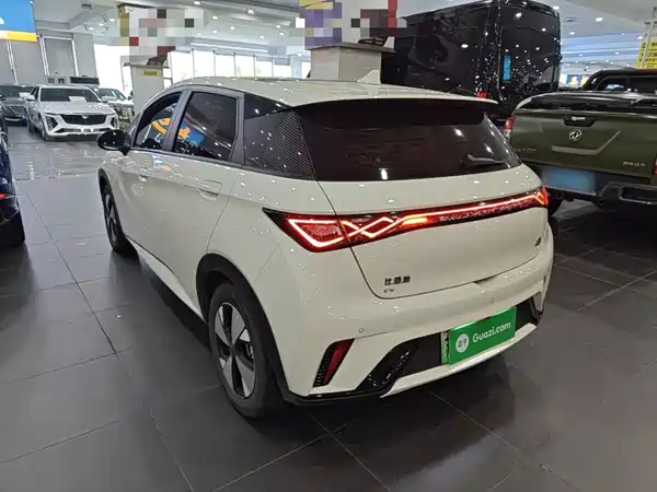 BYD Dolphin 2023