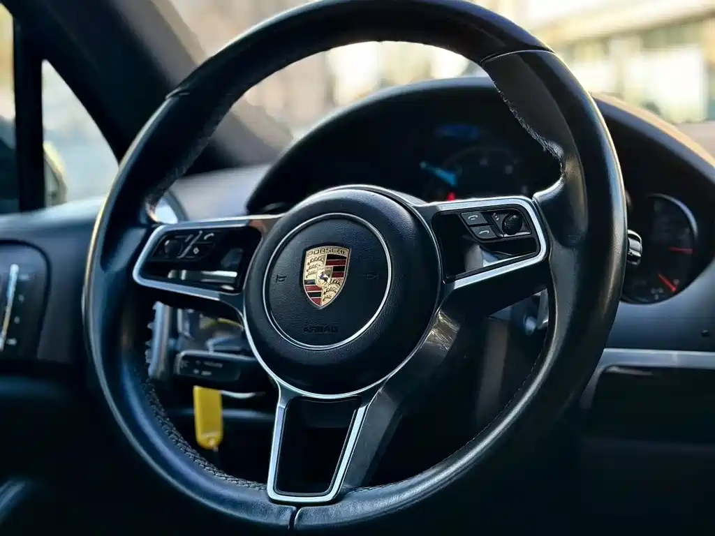 Porsche Cayenne 2017 — фото 6