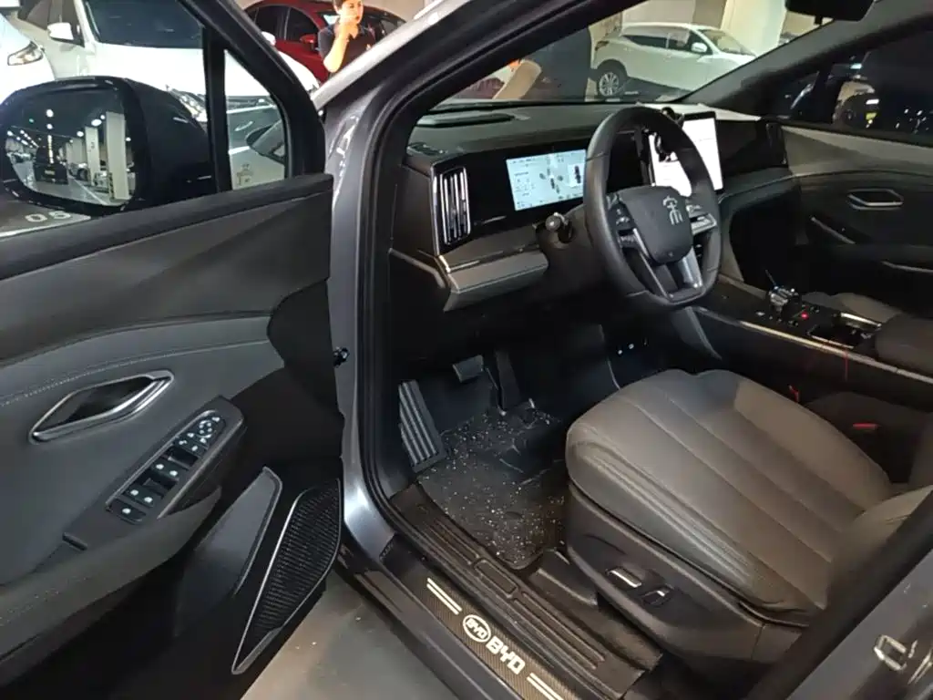 BYD Song L DM-i 2025 — фото 16