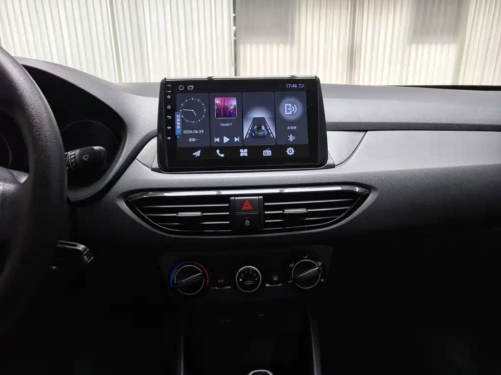 Hyundai Elantra 2023 — фото 15