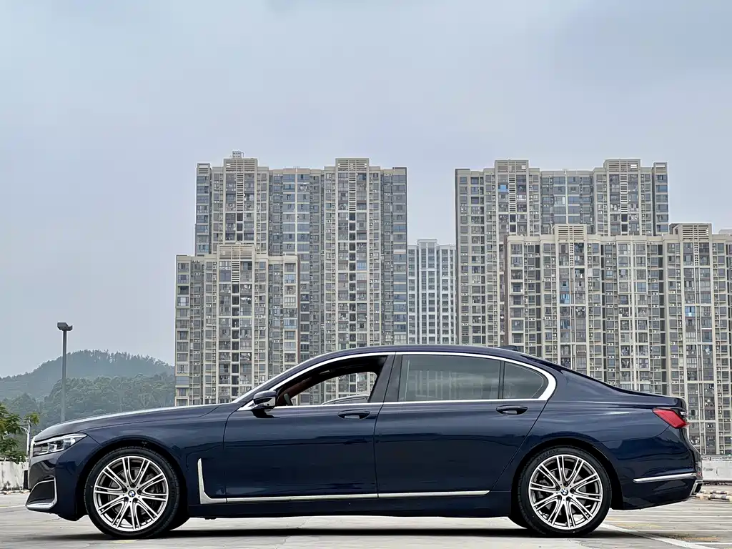 BMW 7 Series 2021 — фото 15
