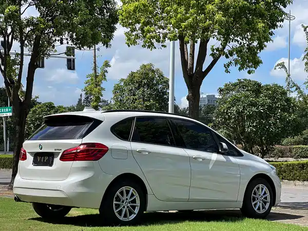 BMW 2 Series Station Wagon 2016