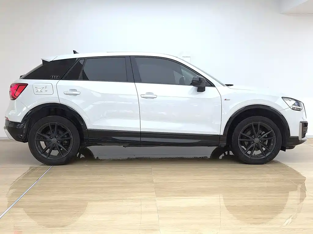 Audi Q2L 2020