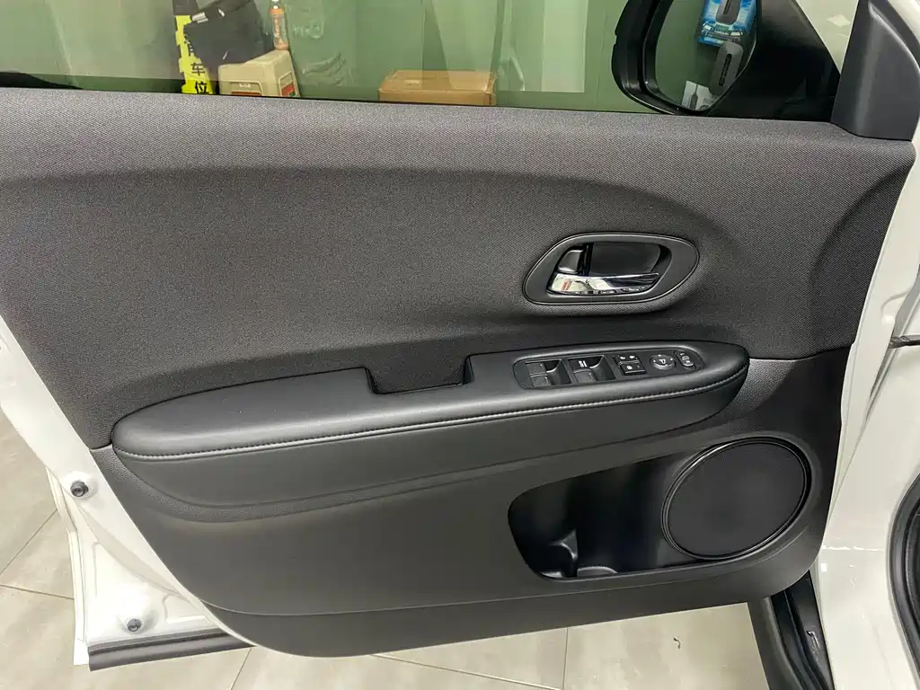 Honda Vezel 2021 — фото 10