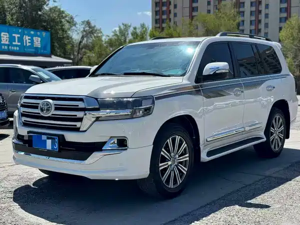 Toyota Land Cruiser 2011