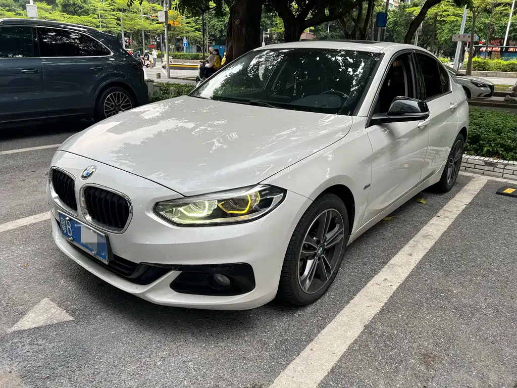 BMW 1 Series 2017 — фото 1