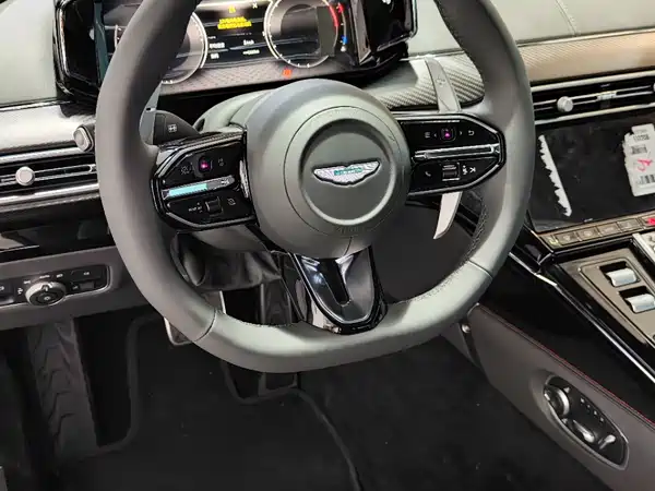 Aston Martin V8 Vantage 2026