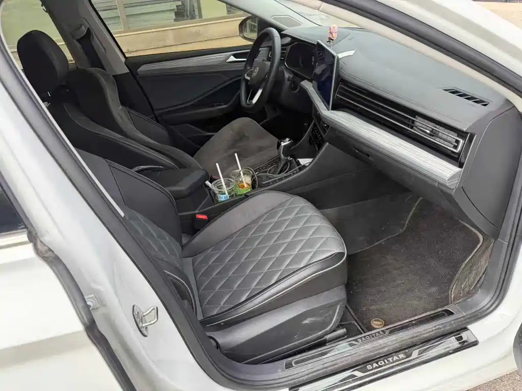 Volkswagen Sagitar 2022