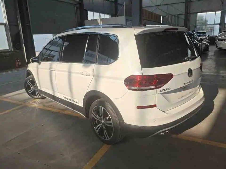 Volkswagen Touran 2020 — фото 14