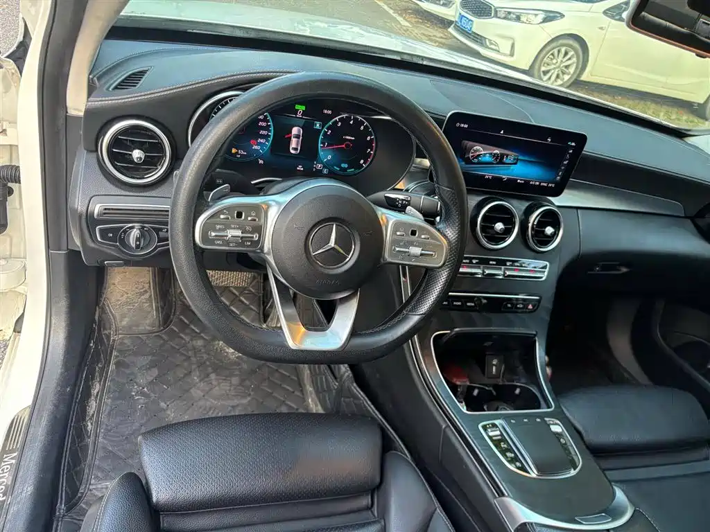 Mercedes-Benz C-Class 2020 — фото 7
