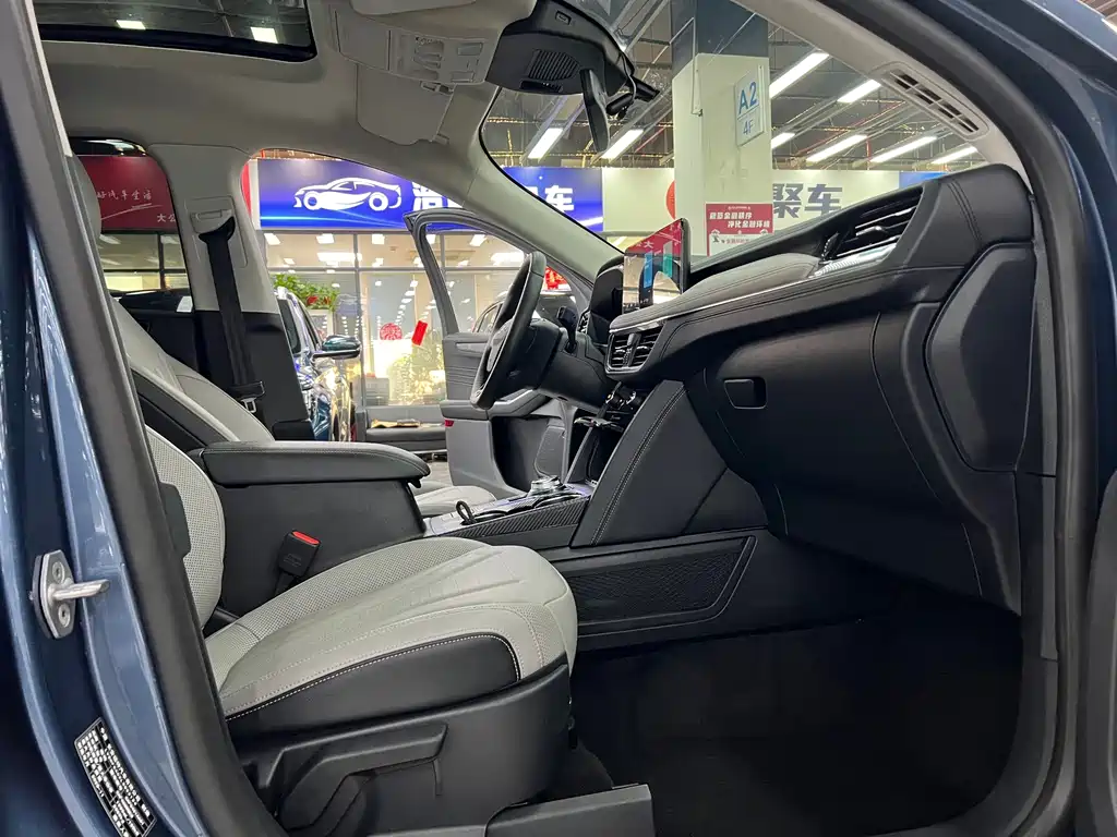 Ford Edge 2021 — фото 19