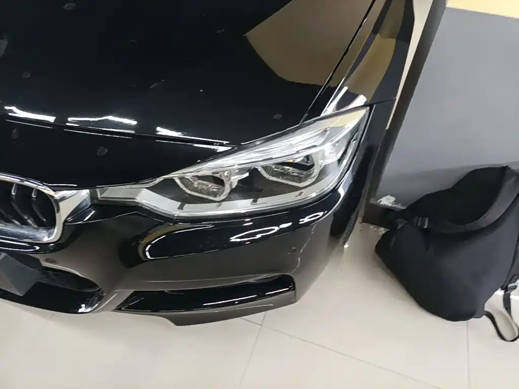 BMW 3 Series 2018 — фото 24