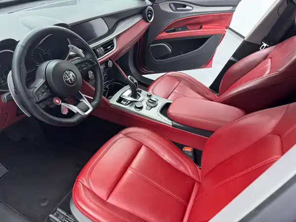 Alfa Romeo Stelvio 2020