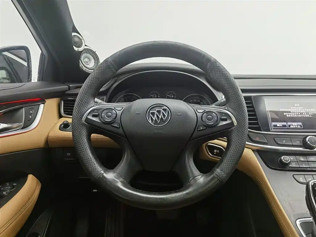 Buick LaCrosse 2017 — фото 11
