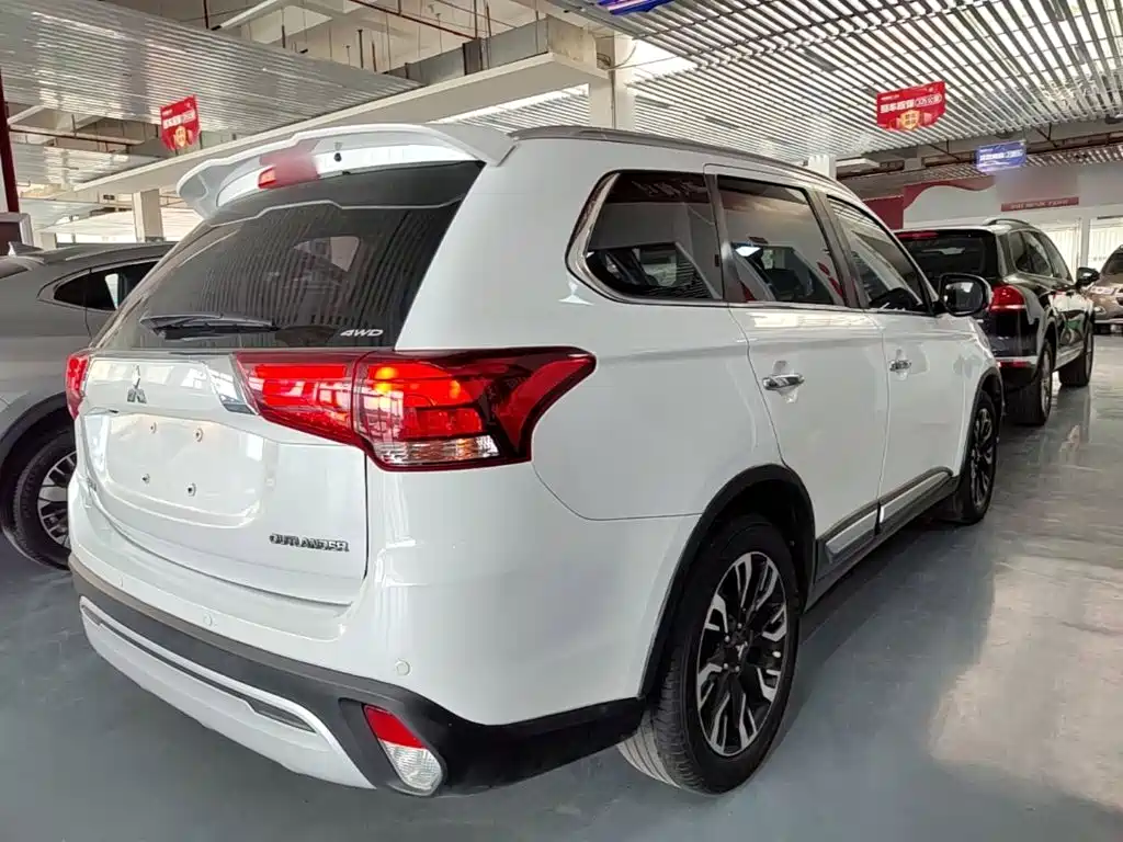 Mitsubishi Outlander 2021
