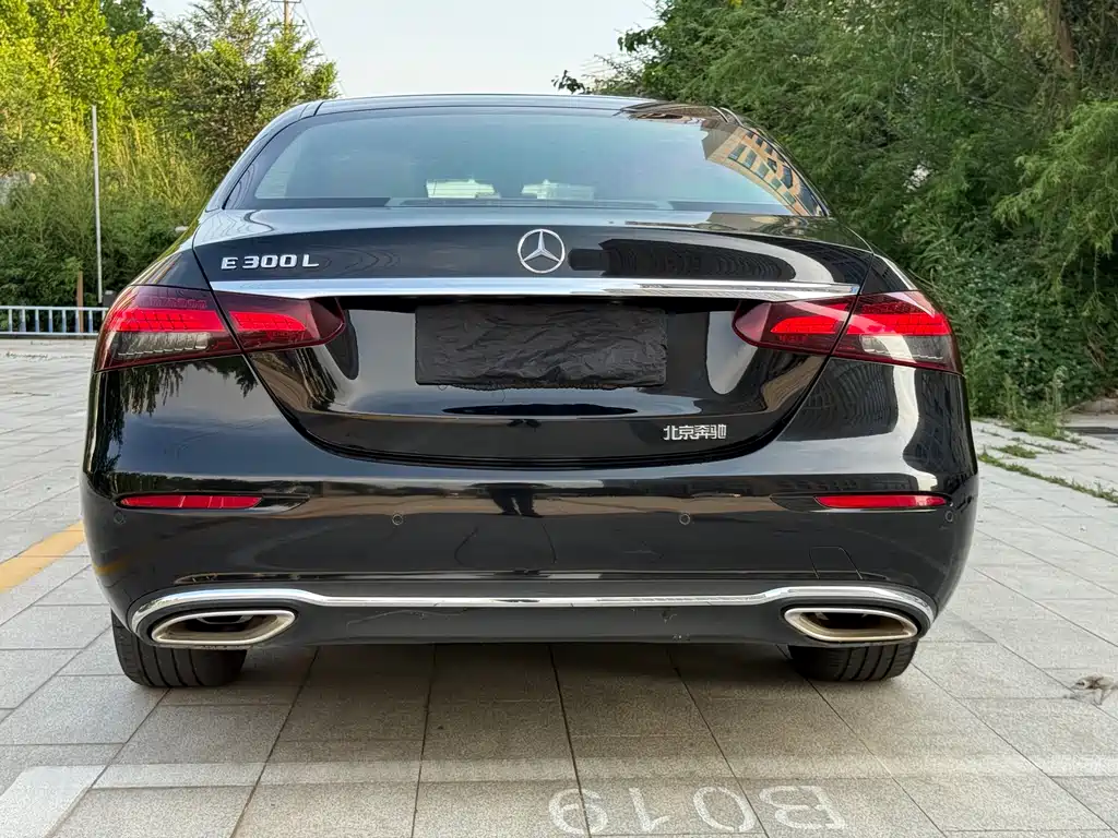 Mercedes-Benz E-Class 2021 — фото 16