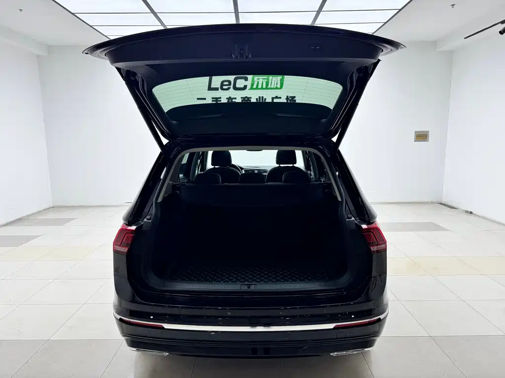 Volkswagen Tiguan L 2021 — фото 16