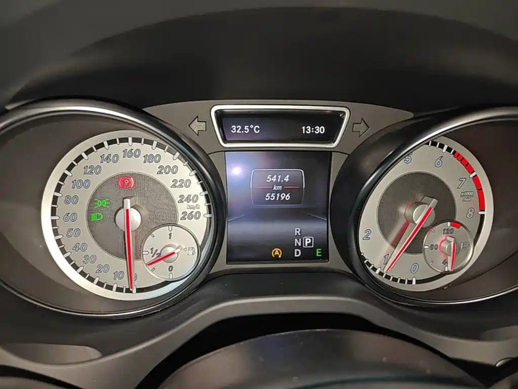 Mercedes-Benz GLA 2016 — фото 12
