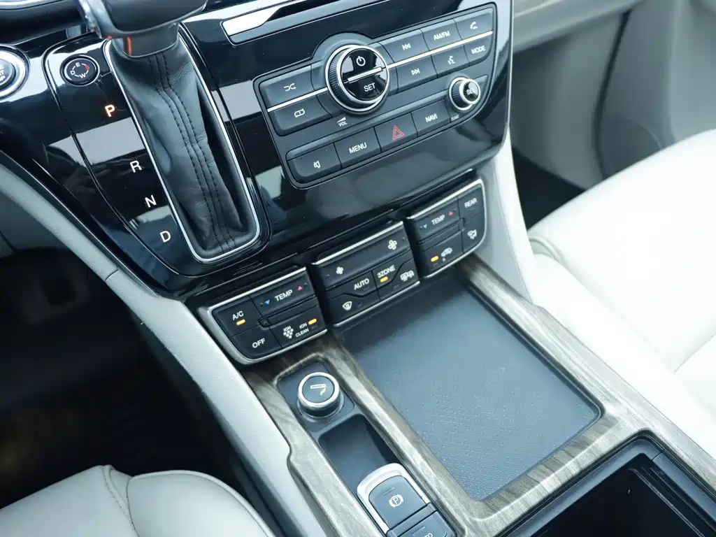 GAC Trumpchi M8 2018 — фото 22