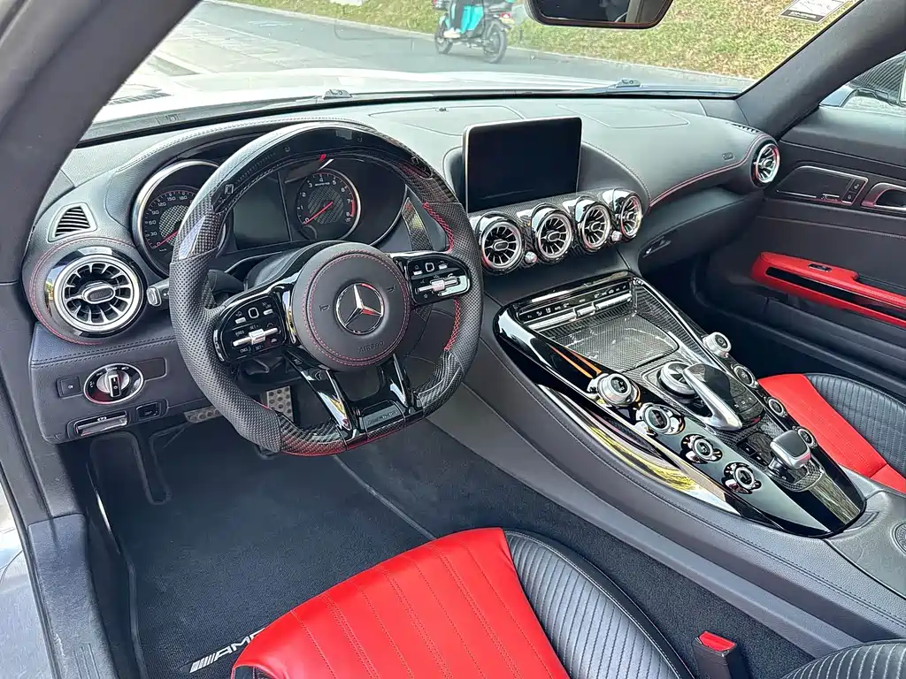Mercedes-Benz AMG GT 2018 — фото 14