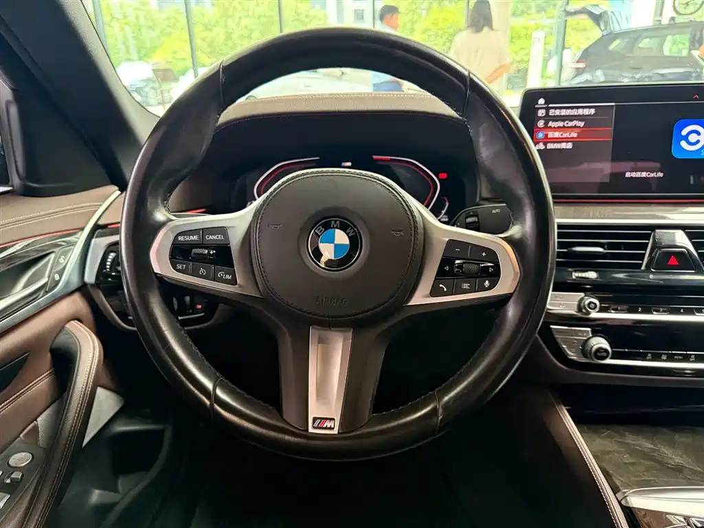 BMW 5 Series 2021 — фото 10
