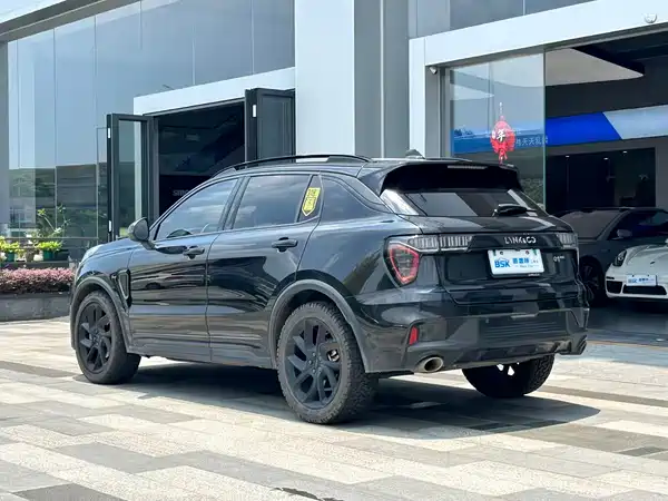 Lynk & Co 01 2022