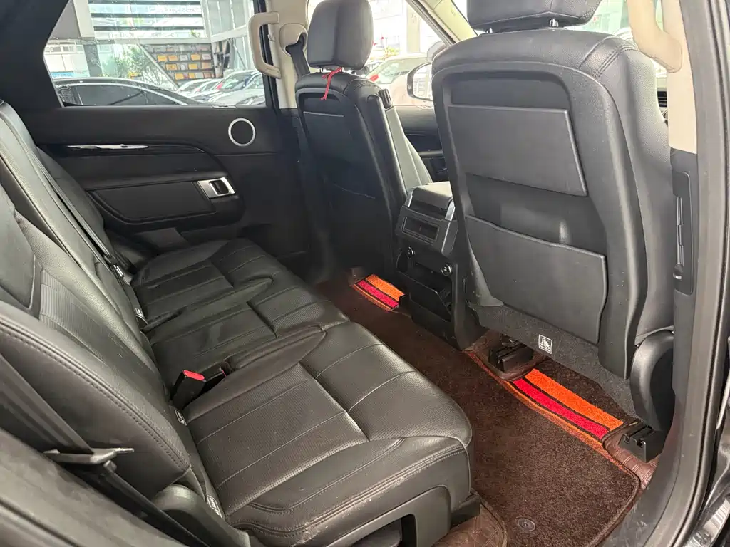 Land Rover Discovery 2017 — фото 13