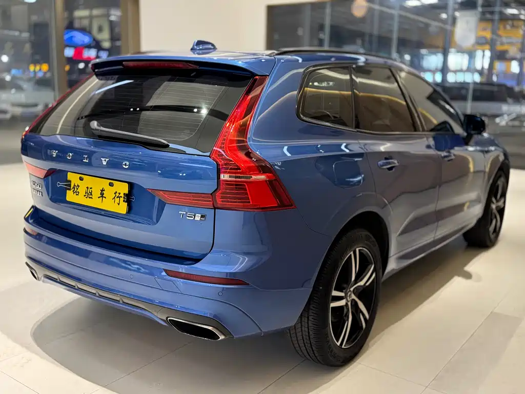 Volvo XC60 2019 — фото 7