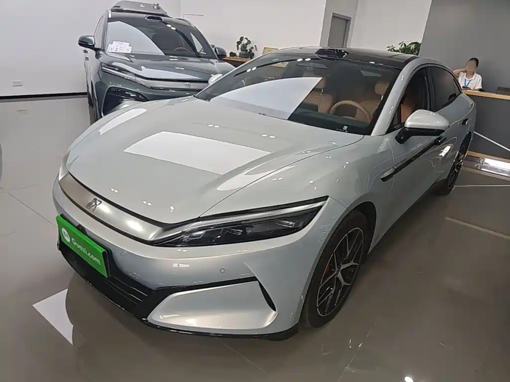 BYD Han L 2025
