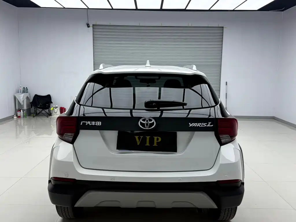 Toyota Yaris L 2022 — фото 8