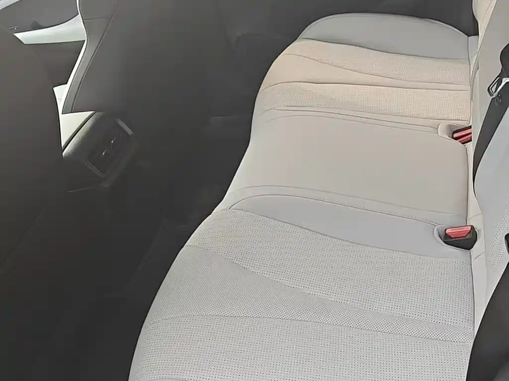 BYD Seal 05 DM-i 2025 — фото 4