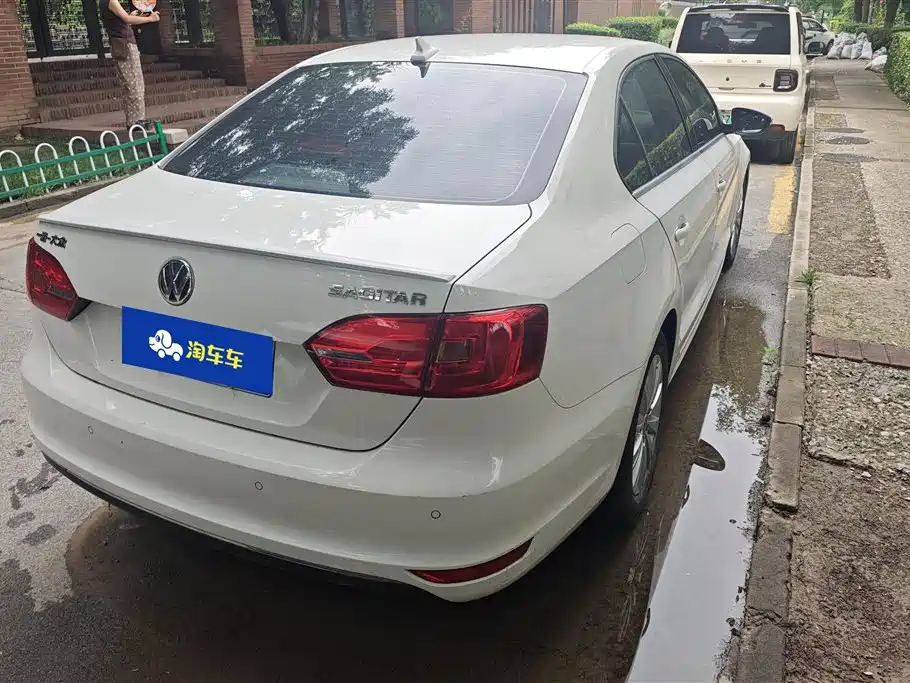 Volkswagen Sagitar 2014