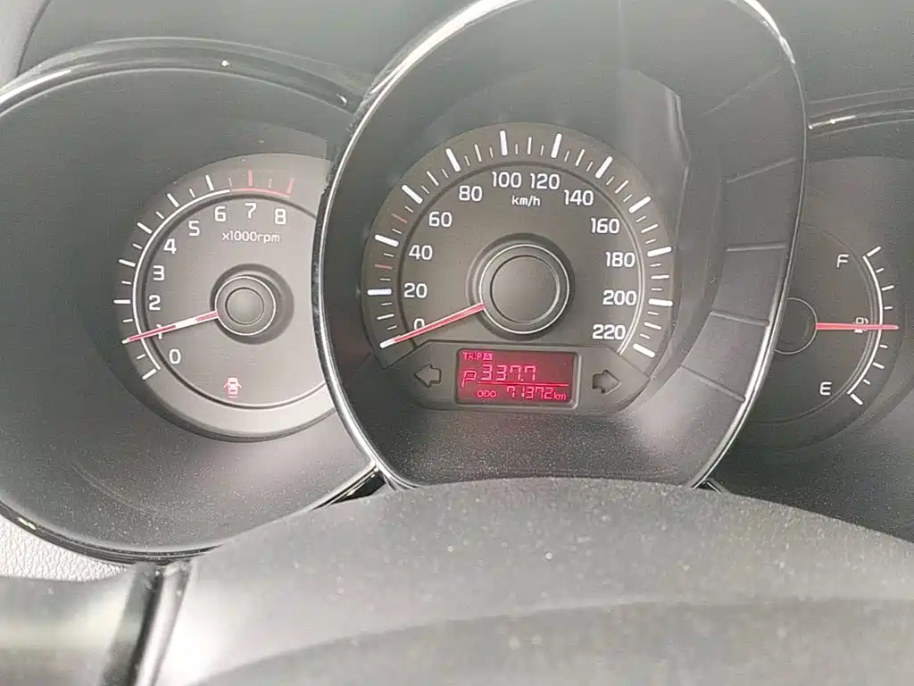 Kia K2 2014 — фото 12