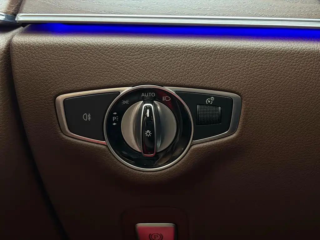 Mercedes-Benz E-Class 2021 — фото 20