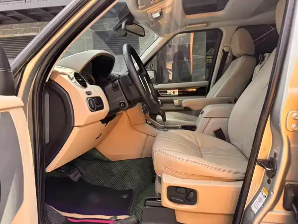 Land Rover Discovery 2010