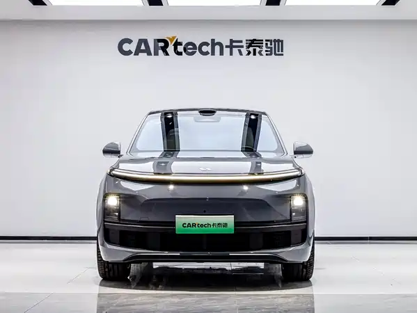 Li Auto L8 2025