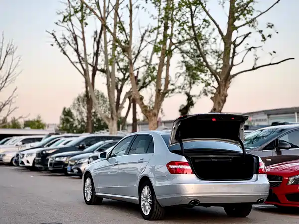 Mercedes-Benz E-Class 2011