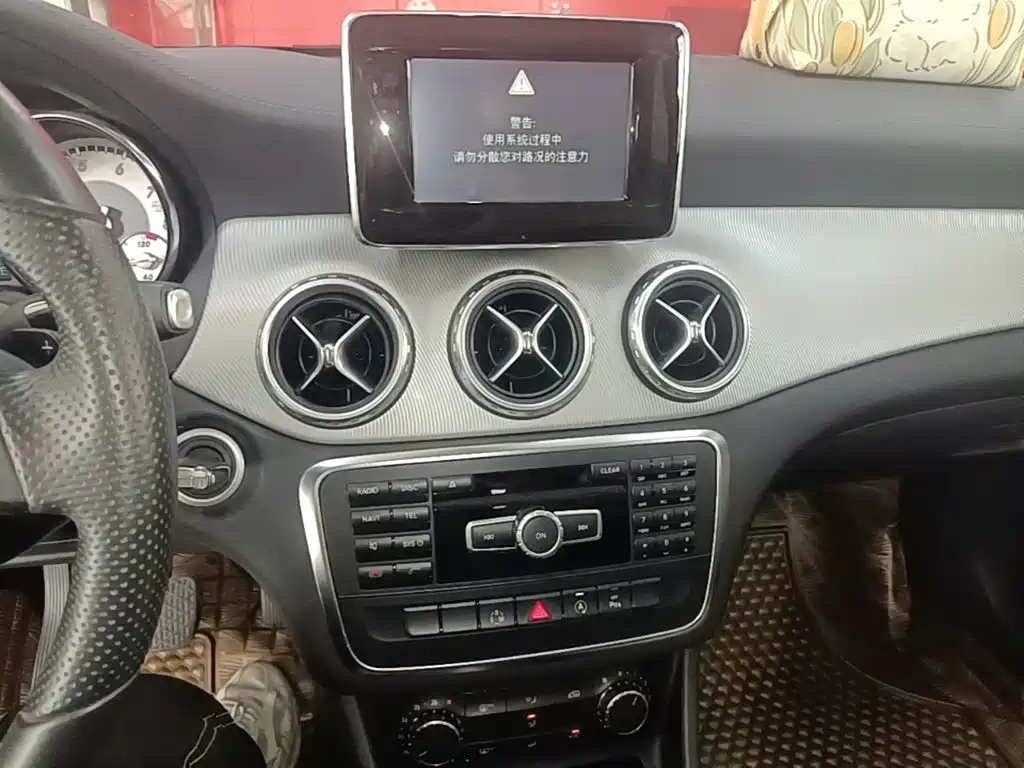 Mercedes-Benz GLA 2015 — фото 13