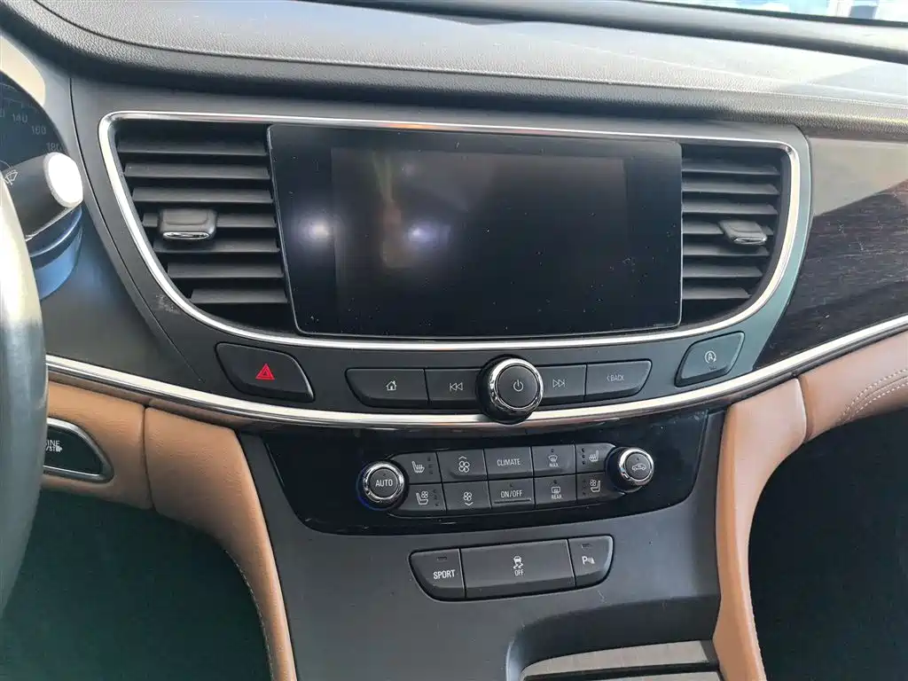Buick LaCrosse 2018 — фото 12