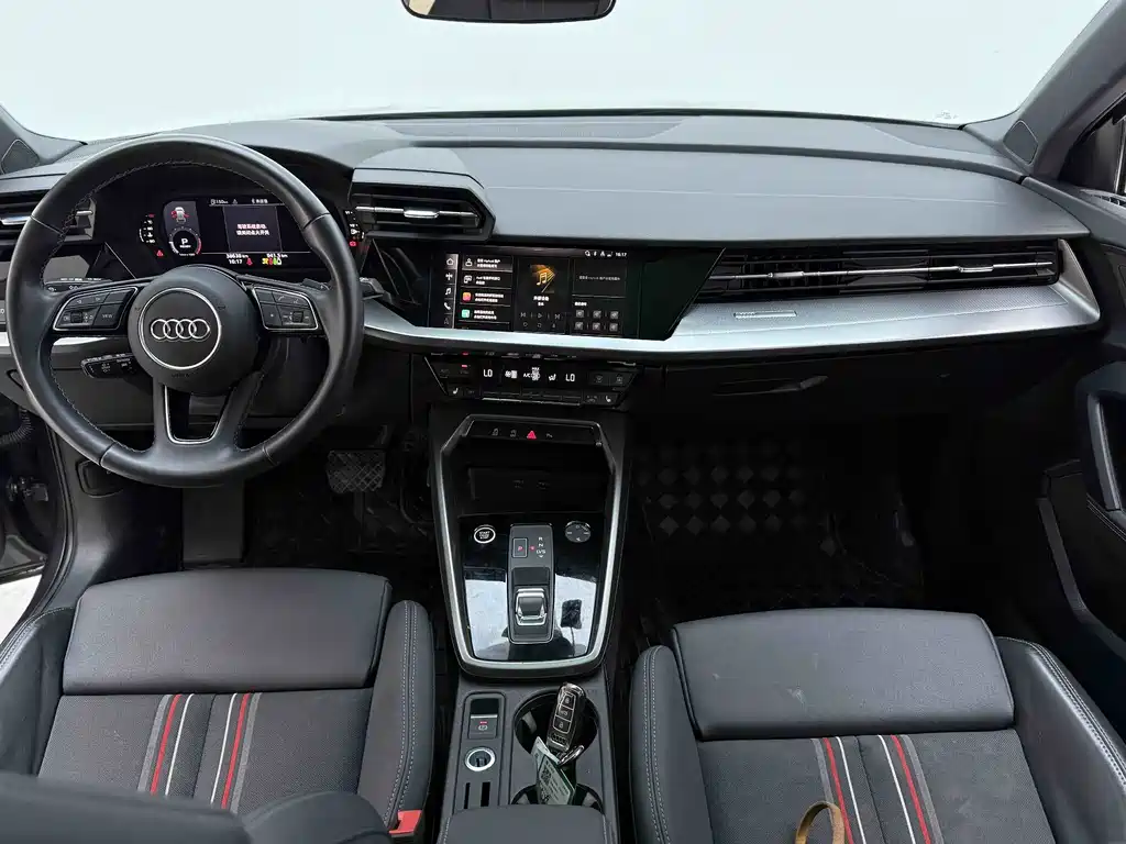 Audi A3 2023 — фото 23