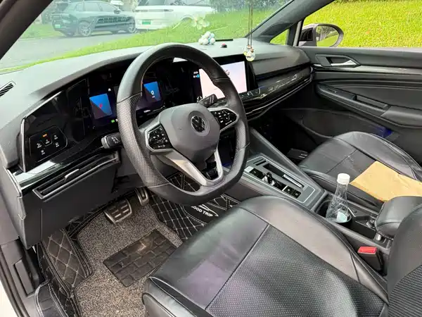 Volkswagen Golf 2021
