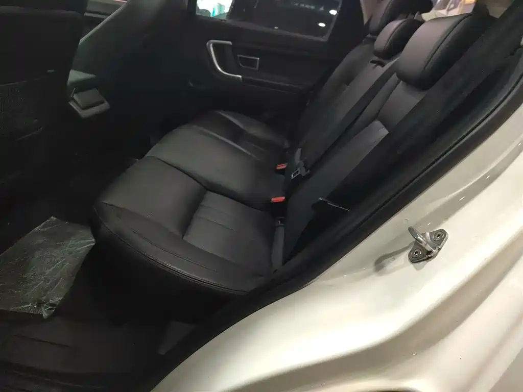 Land Rover Discovery Sport 2017 — фото 14